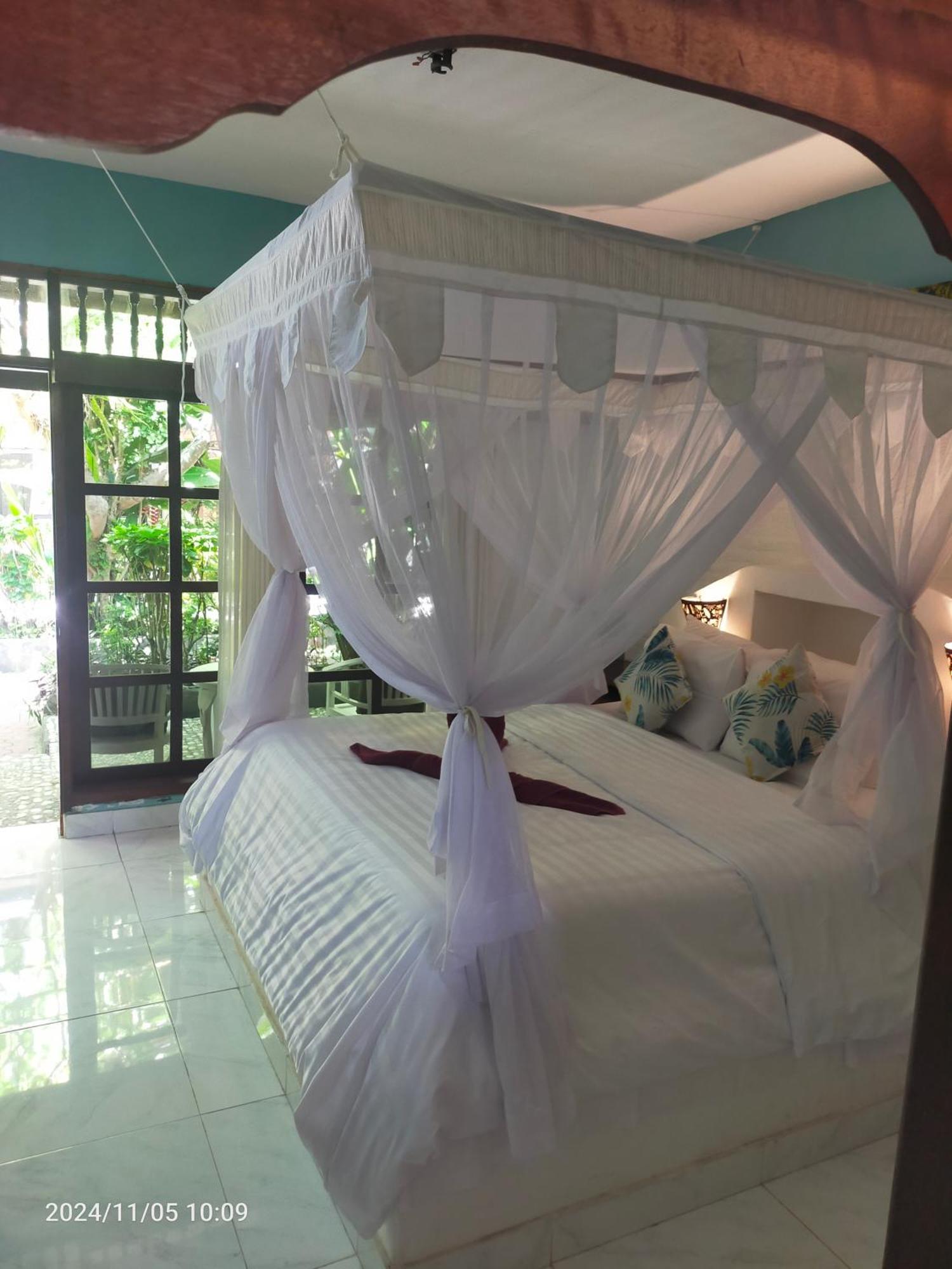 Puri Oka Beach Bungalows Candi Dasa  Luaran gambar